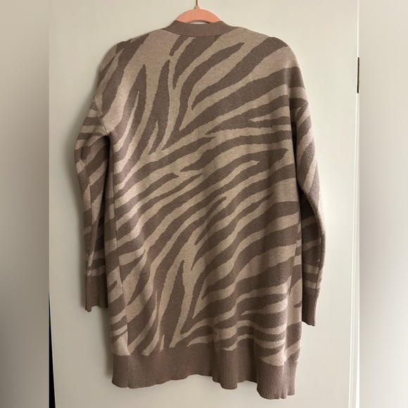 Cupcakes & Cashmere Sweater - Picture 3 of 4